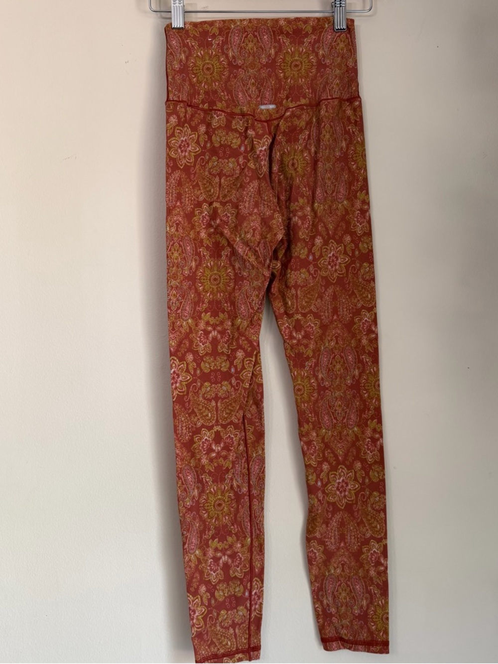 aerie Women’s Paisley Print Rust Red & Mustard Leggings - Picture 6 of 9